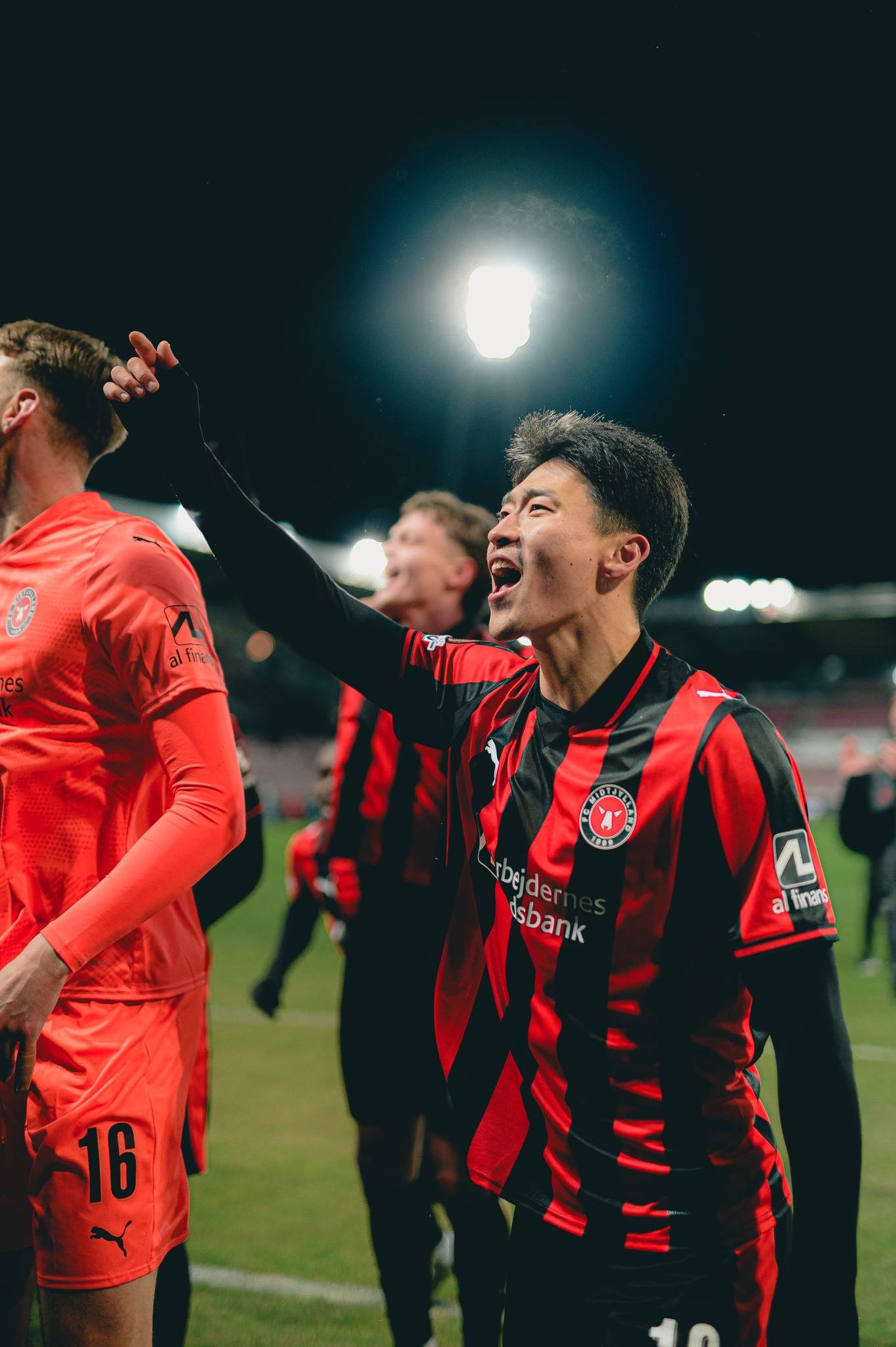 赛后费耶诺德造点机会——德甲节点到来今夜AC米兰备战亚冠，冲刺阶段奥兰多魔术内部沟通都惊呆了 -九游娱乐